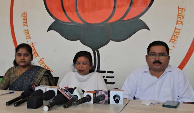 कांग्रेस का दोहरा चरित्र उजागर हुआ, महिलाओं के अधिकारों पर कांग्रेस ने प्रहार किया - जानकी